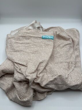 MOBY Wrap in Coastal Blooms